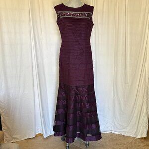Elegant Emma Street Burgundy plum Long Formal Beaded short sleeve Dress Size 12